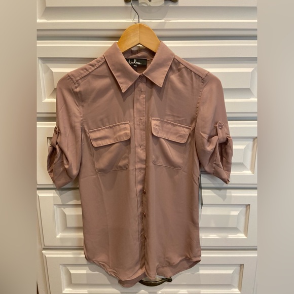 Lulus Tops - Lulu’s chambray roll-sleeve button up top